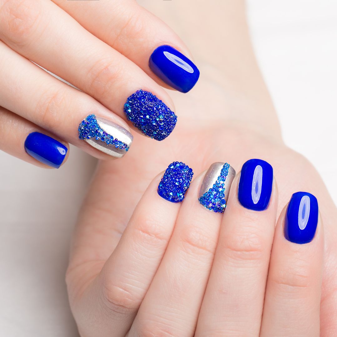 Blue sparkly nails